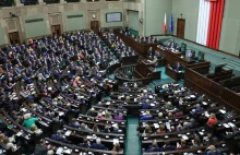 KO, PiS i Konfederacja. Tylko oni w Sejmie. Nowy trend?
