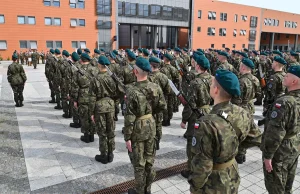 Zakaz wyjazdu z Polski w razie wojny? Jest sondaż