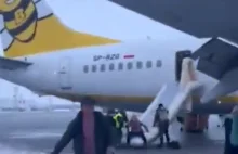 Ewakuacja samolotu, który miał lecieć do Krakowa [VIDEO]