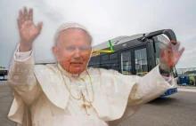 Bójka papieska w Krakowie. Pasażerowie autobusu pobili się o "Barkę"