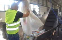 Sklepikarka: "Co ja zrobię z tymi workami?"