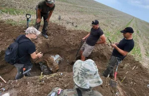 Niósł pomoc walczącej Warszawie szczątki bombowca RAF-u odkryte pod Opatowem