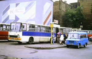 Jak kiedyś pachniało w Ikarusach? W 1993 r. Anglik kursował po Śląsku z aparatem