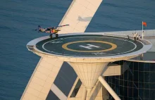 Łukasz Czepiela wylądował na wieżowcu w Dubaju