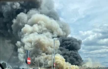 Pożar hali w podpoznańskim Luboniu. W akcji 100 strażaków