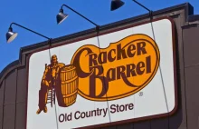 USA: Akcje sieci jadłodajni Cracker Barrel nurkują po zmianie logo