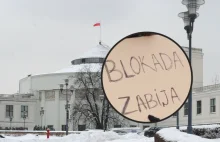 Protest w Warszawie. Przed Sejmem zebrała się grupa Ukraińców - Wydarzenia w INT