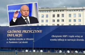 Inflacyjny baner na budynku NBP. Obciążanie rządu i banku ma być narracją Kremla