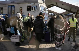 Tłumy uchodźców czekają, by wyjechać do Niemiec. "Dochodziło do dantejskich scen