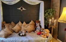 "Przychodzą głównie mężczyźni. Eleganccy i zadbani". Prowadzi salon przytulania
