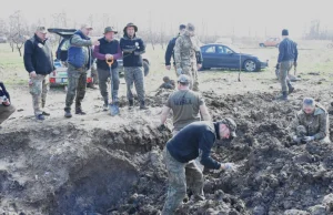 Wykopali silnik niemieckiego bombowca. Był prawie 5 metrów pod ziemią!