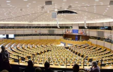 Utrata immunitetu w PE za polubie spotu o uchodźcach