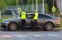 Białystok: Policjanci brali łapówki. 14 osób podejrzanych o korupcję