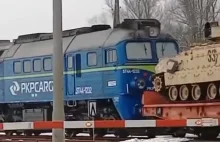 PKP Cargo wiezie Bradleye na Ukrainę