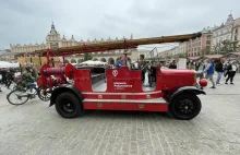 Krakowscy strażacy świętują. Gratka dla fanów wozów [ZDJĘCIA]