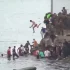 Hiszpańscy żołnierze wrzucili do morza uchodźców przybywających z granicy maroka