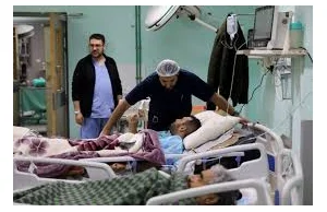 Bici, szczuci psami. Tak izraelscy żołnierze mieli traktować lekarzy w Gazie