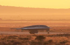 B - 21 Raider - pierwszy lot