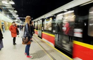 Wandale zatrzymali metro i namalowali na nim graffiti. Policja szuka sprawców