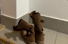 Zostawianie butów na klatce schodowej. Co to są w ogóle za dziwne zwyczaje?!
