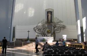 Coraz więcej Polaków z pozytywną oceną Kościoła katolickiego