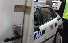 Ukrywał 9 kilogramów narkotyków w tapczanie i komodzie! 60-latek zatrzymany..