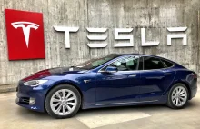 Tesla zapowiedziała podniesienie cen swoich samochodów. Po zapowiedzi KE