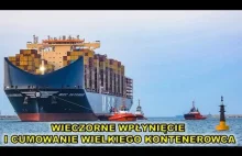 Ciekawawie wyglądający kontenerowiec wpływa do Baltic Hub.