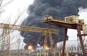 Ataki na rosyjskie rafinerie przynoszą efekt. Moskwa traci moce produkcyjne