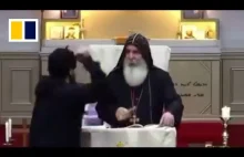Atak nożownika na asyryjskiego biskupa podczas nabożeństwa, Sydney