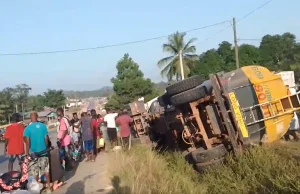 Wybuch cysterny z paliwem w Liberii. Zginęło ponad 40 osób. Film w powiązanych.