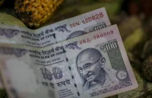 Kurs rupii indyjskiej blisko rekordowo niskiego poziomu
