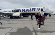 Ewakuacja pasażerów Ryanaira na Kraków Airport "Dym w kabinie pilota"