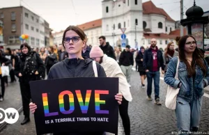 Społeczność LGBTQ+ na Słowacji: politycy nas zawiedli DW 28.04.2023