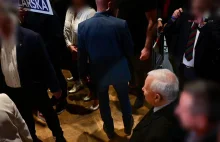 Jarosław Kaczyński się czegoś boi? W Krakowie pilnowali go jak prezydenta