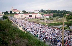 Tysiące grodnian przeszło w procesji Bożego Ciała w grodzie nad Niemnem