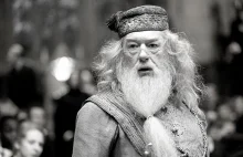 Michael Gambon nie żyje. Odtwórca roli Albusa Dumbledore'a zmarł w wieku 82 lat