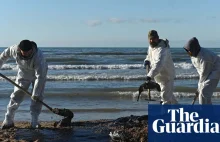 Rosja nie ma sprzętu do usuwania wylanej ropy, mają tylko łopaty i rękawice