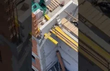 Jedyn dziń z rzycia budowy