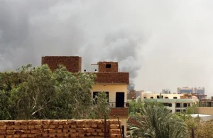 Sudan: Strzały i eksplozje w centrum stolicy. Płonie ukraiński samolot