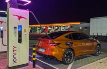 Musiałem trzymać gaz w podłodze, żeby obalić mit o elektrykach