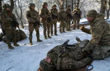 Wrocław: Konsulat ukraiński oblany farbą i obrzucony jajami. Motyw? Wizyta Azowa