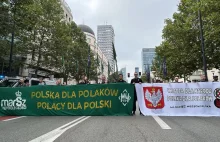 Tysiące Polaków krzyczy "Polska dla Polaków". Lewica mówi że to "hajlowanie"
