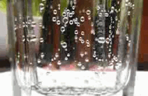 Jak zrobić wodę gazowaną w domu?