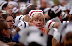 Sejm zajął się podwyżkami dla pielęgniarek. "Potencjalna finansowa bomba"