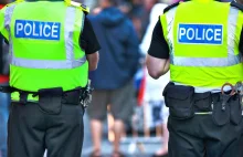 UK. Ponad 100 policjantów złożyło broń po oskarżeniu policyjnego snajpera.