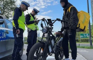 Mandaty za "rowery elektryczne". Akcja policji w Warszawie