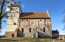 Bezławki (warmińsko-mazurskie) - dawny zamek krzyżacki przebudowany na kościół