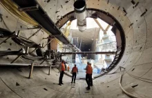 PKP kupi zawaloną kamienicę w Łodzi? Bez tego tunel nie powstanie