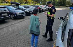 Podeszła z nożem do strażników. Seniorka podawała się za dziecko